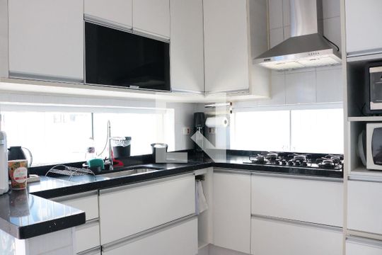 Cozinha de casa à venda com 4 quartos, 158m² em Vila Campo Grande, São Paulo