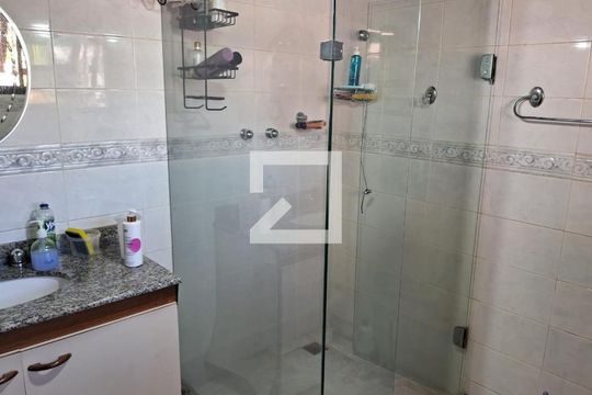 Banheiro quarto 4 de casa de condomínio à venda com 6 quartos, 600m² em Recreio dos Bandeirantes, Rio de Janeiro