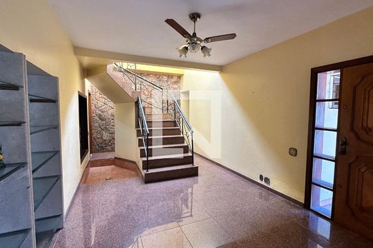 Sala de casa de condomínio à venda com 6 quartos, 600m² em Recreio dos Bandeirantes, Rio de Janeiro
