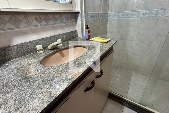 Banheiro quarto 1 de casa de condomínio à venda com 6 quartos, 600m² em Recreio dos Bandeirantes, Rio de Janeiro