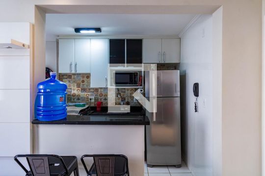 Cozinha de apartamento para alugar com 2 quartos, 45m² em Jardim Paris, São Paulo