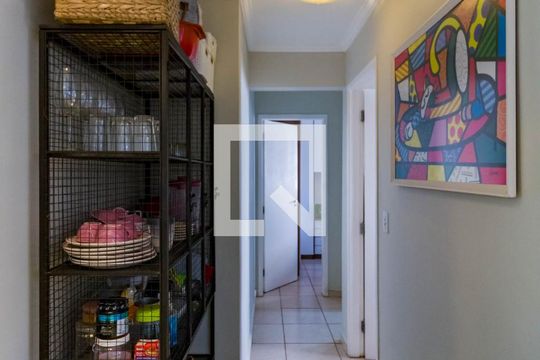 Corredor de apartamento para alugar com 2 quartos, 45m² em Jardim Paris, São Paulo