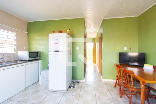 Cozinha 2 de casa à venda com 7 quartos, 330m² em Estância Velha, Canoas