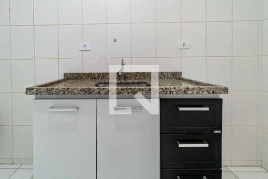Cozinha de apartamento para alugar com 3 quartos, 64m² em Vila dos Remedios, São Paulo