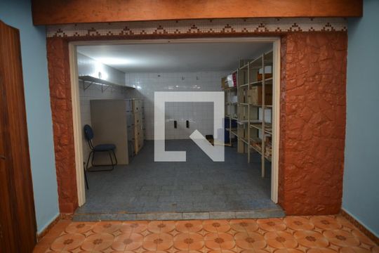 Garagem de casa à venda com 3 quartos, 253m² em Campestre, Santo André