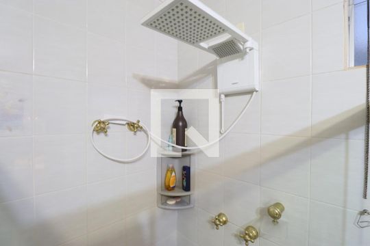 Banheiro da Suíte 2 de casa à venda com 4 quartos, 328m² em Vila Ipojuca, São Paulo