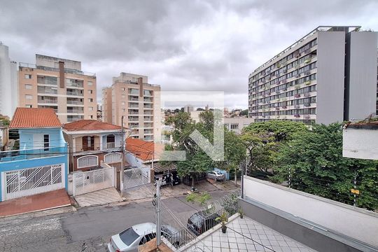 Vista de casa à venda com 4 quartos, 328m² em Vila Ipojuca, São Paulo