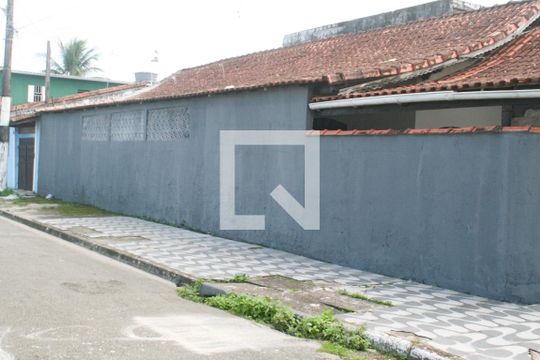 Fachada de casa para alugar com 1 quarto, 108m² em Nova Mirim, Praia Grande