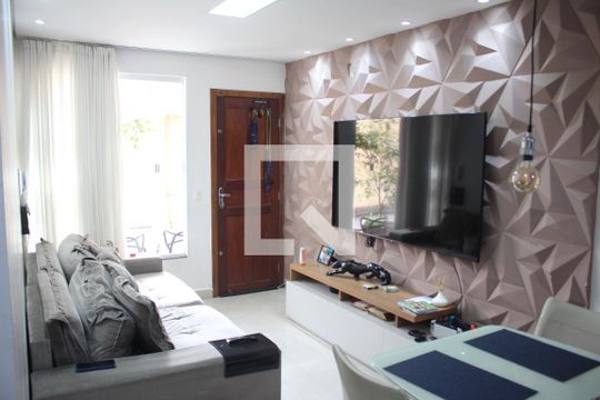 Sala de casa à venda com 3 quartos, 110m² em Riacho das Pedras, Contagem