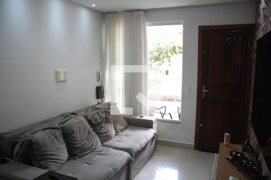 Sala de casa à venda com 3 quartos, 110m² em Riacho das Pedras, Contagem