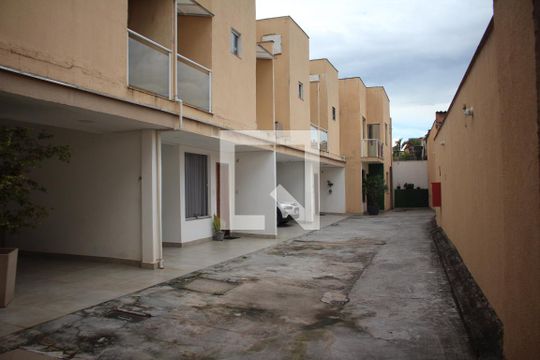 Área comum de casa à venda com 3 quartos, 110m² em Riacho das Pedras, Contagem