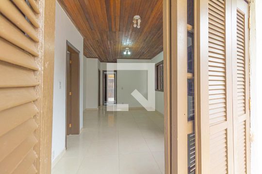 Sala de casa à venda com 2 quartos, 380m² em Rio Branco, Canoas