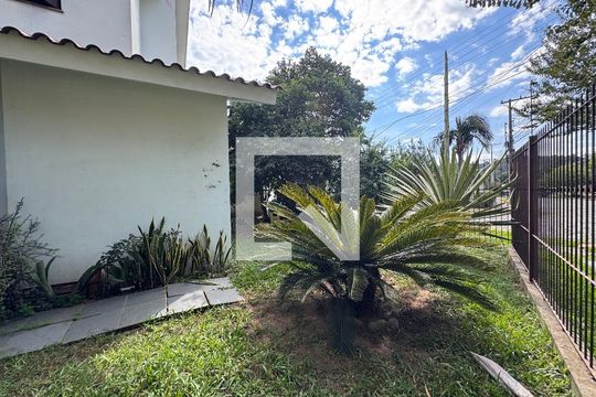 Quintal de casa à venda com 3 quartos, 200m² em Campestre, São Leopoldo
