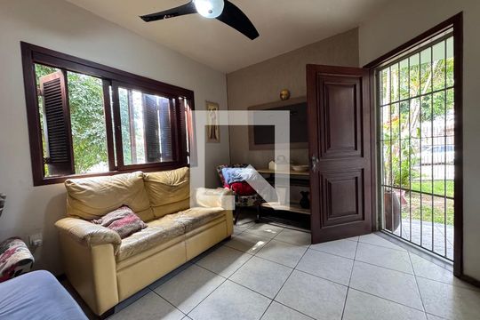 Sala de casa à venda com 3 quartos, 200m² em Campestre, São Leopoldo