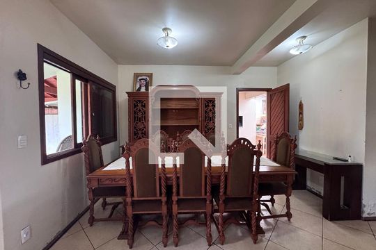 Sala de casa à venda com 3 quartos, 200m² em Campestre, São Leopoldo
