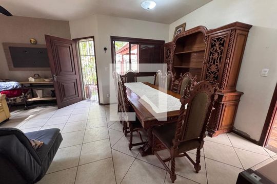 Sala de casa à venda com 3 quartos, 200m² em Campestre, São Leopoldo