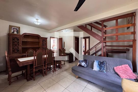 Sala de casa à venda com 3 quartos, 200m² em Campestre, São Leopoldo