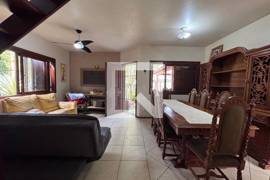 Sala de casa à venda com 3 quartos, 200m² em Campestre, São Leopoldo