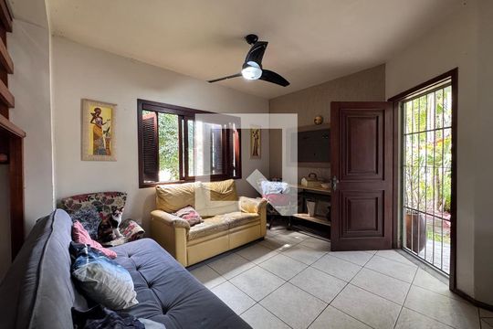 Sala de casa à venda com 3 quartos, 200m² em Campestre, São Leopoldo