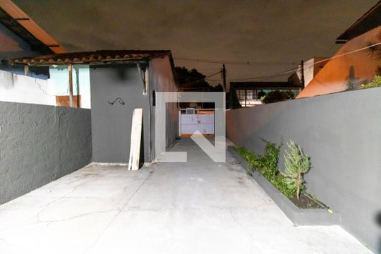 Área externa de casa à venda com 2 quartos, 150m² em Piratininga, Niterói