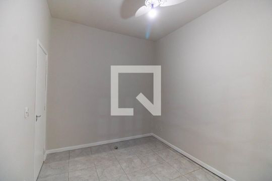 Quarto 1 de casa à venda com 2 quartos, 150m² em Piratininga, Niterói