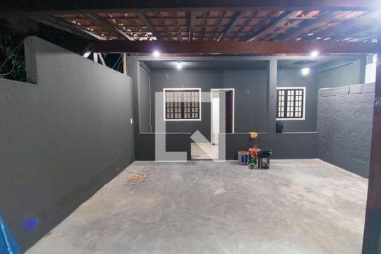 Fachada de casa à venda com 2 quartos, 150m² em Piratininga, Niterói