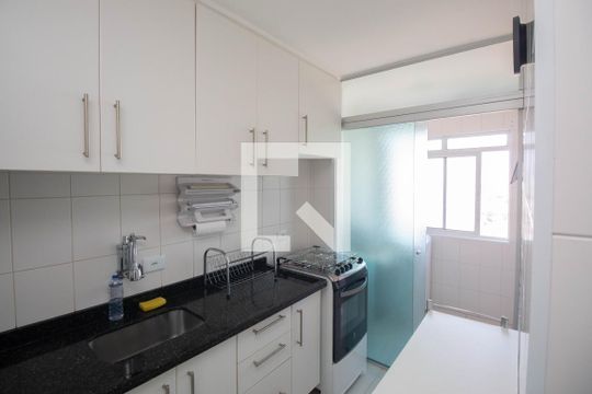 Cozinha de apartamento para alugar com 1 quarto, 55m² em Vila Guilherme, São Paulo