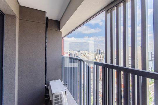 Varanda de kitnet/studio para alugar com 1 quarto, 24m² em Liberdade, São Paulo