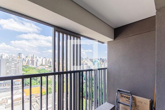 Varanda de kitnet/studio para alugar com 1 quarto, 24m² em Liberdade, São Paulo