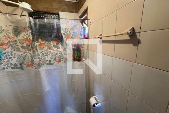 Banheiro de casa à venda com 2 quartos, 200m² em Campina, São Leopoldo