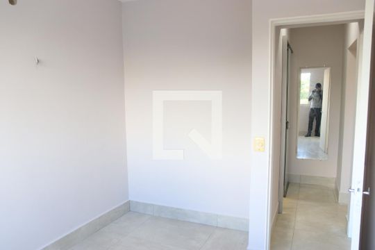 Quarto 2 de apartamento para alugar com 2 quartos, 71m² em Setor Sul, Goiânia