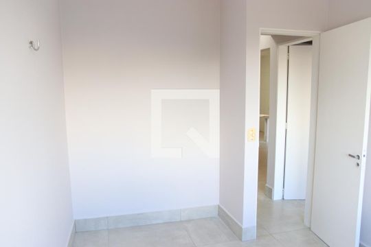 Quarto 2 de apartamento para alugar com 2 quartos, 71m² em Setor Sul, Goiânia