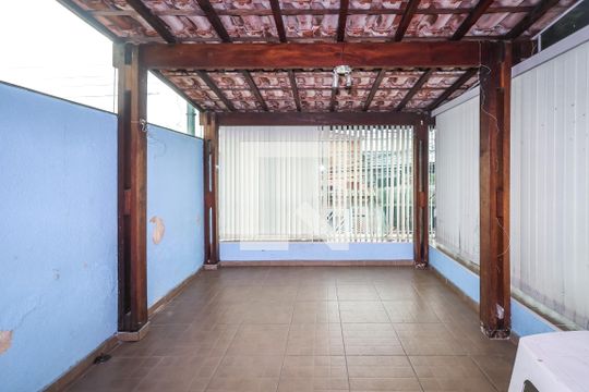 Varanda de casa para alugar com 3 quartos, 200m² em Jardim Maria Estela, São Paulo