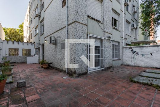 Área externa de apartamento para alugar com 2 quartos, 60m² em Petrópolis, Porto Alegre