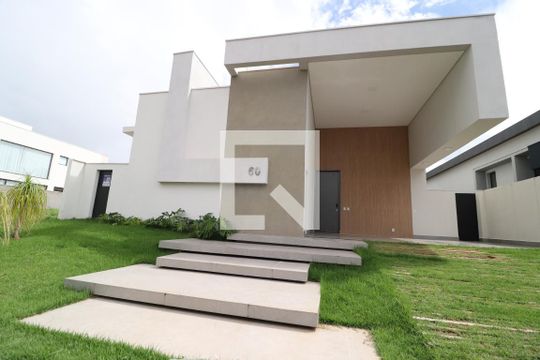 Fachada de casa de condomínio para alugar com 4 quartos, 218m² em Granja Marileusa, Uberlândia