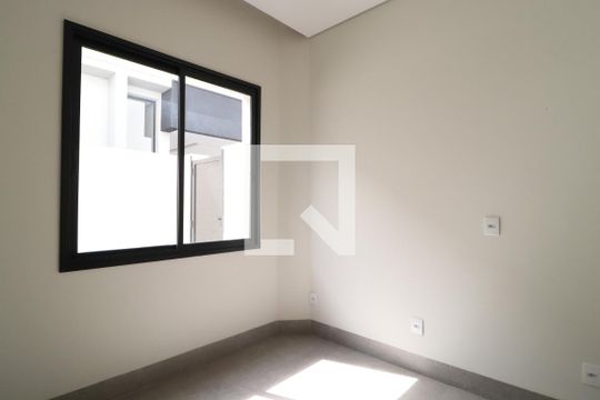  Suíte de casa de condomínio para alugar com 4 quartos, 218m² em Granja Marileusa, Uberlândia