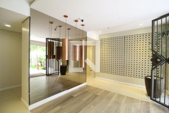 Hall de apartamento para alugar com 2 quartos, 75m² em Jacarepaguá, Rio de Janeiro