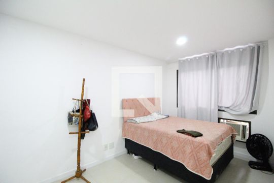Suíte de apartamento para alugar com 2 quartos, 75m² em Jacarepaguá, Rio de Janeiro
