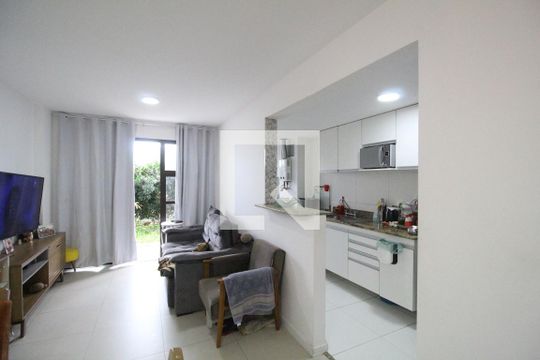Sala de apartamento para alugar com 2 quartos, 75m² em Jacarepaguá, Rio de Janeiro