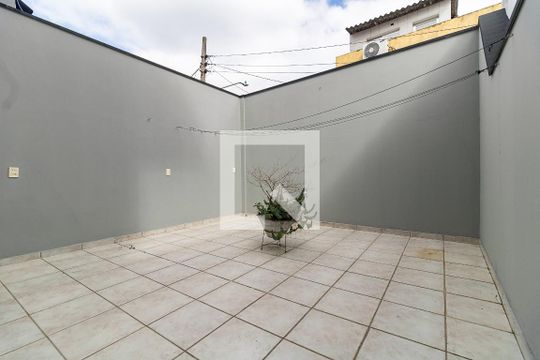 Quintal de casa à venda com 2 quartos, 105m² em Jardim Vergueiro (sacoma), São Paulo