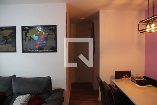 Sala de apartamento à venda com 2 quartos, 57m² em Vila Rosalia, Guarulhos