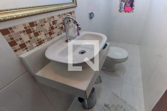 Lavabo de casa à venda com 3 quartos, 200m² em Vila Sao Domingos, São Paulo