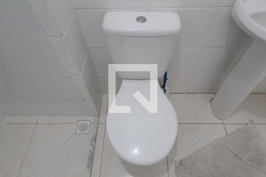 Banheiro de apartamento à venda com 1 quarto, 27m² em Bandeirantes (pampulha), Belo Horizonte