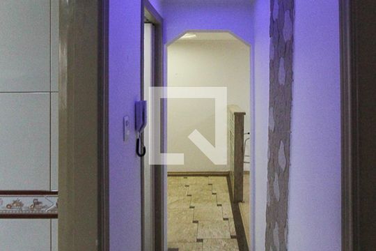 Corredor de apartamento à venda com 2 quartos, 60m² em Jardim Ângela (Zona Leste), São Paulo
