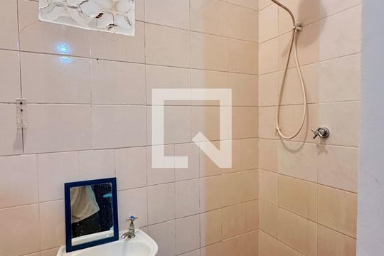 Banheiro de Serviço de casa de condomínio à venda com 5 quartos, 297m² em Botafogo, Rio de Janeiro