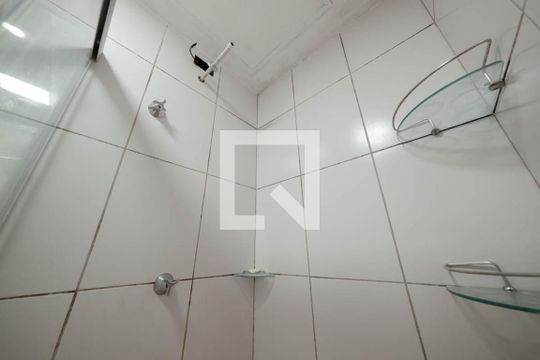 Banheiro de apartamento à venda com 2 quartos, 37m² em Vila Pierina, São Paulo