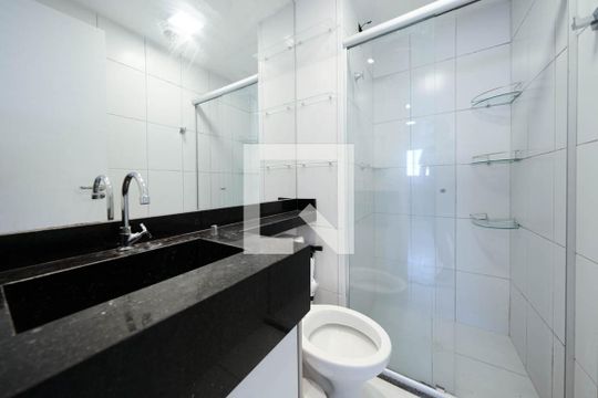 Banheiro de apartamento à venda com 2 quartos, 37m² em Vila Pierina, São Paulo