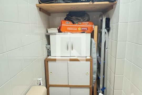 Banheiro de Serviço de apartamento à venda com 3 quartos, 107m² em Vila Assunção, Santo André