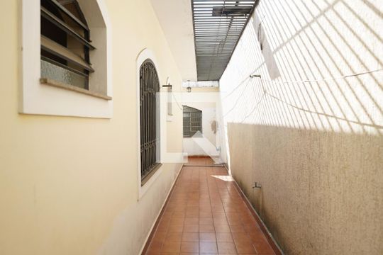 Corredor de casa à venda com 5 quartos, 280m² em Água Rasa, São Paulo