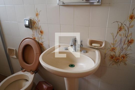 Banheiro da Suíte 3 de casa à venda com 5 quartos, 280m² em Água Rasa, São Paulo